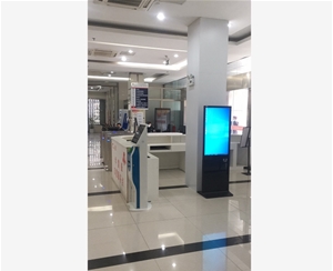 宣城涇縣政務(wù)中心43寸立式查詢機(jī)，帶刷二代身份證功能